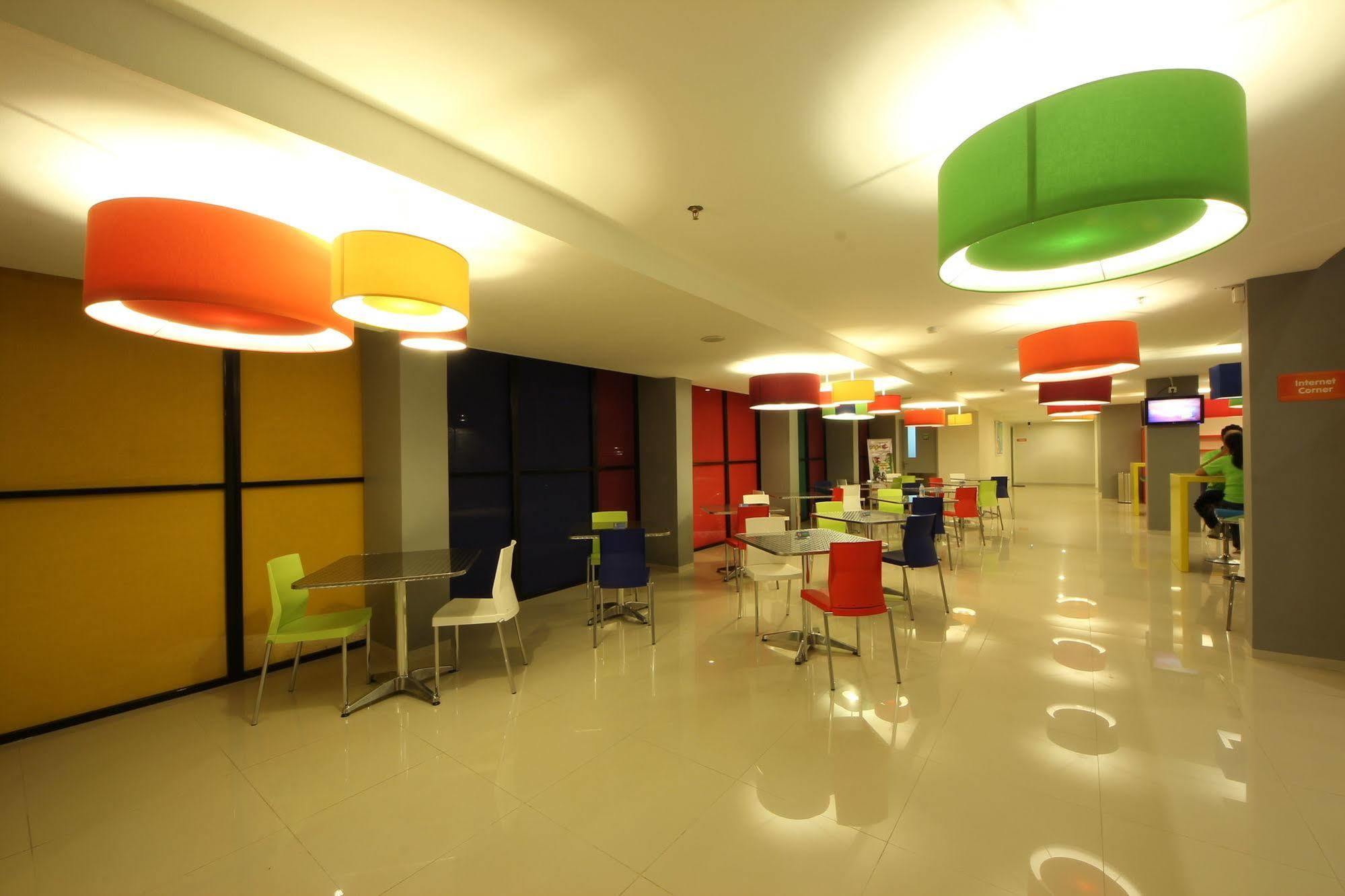 POP! Hotel Kuta Beach Exterior foto