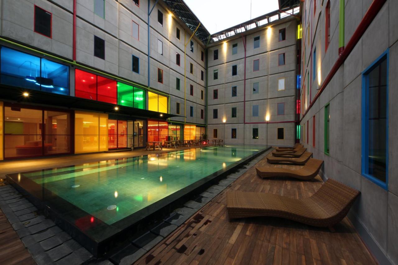 POP! Hotel Kuta Beach Exterior foto